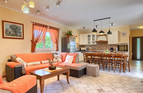 Kringa Villa | Relaxing Villa St. Martina with Pool in Scenic Tinjan
