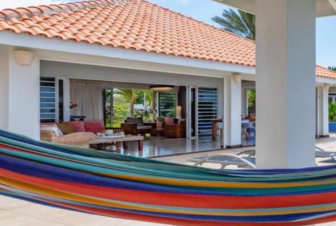 Willemstad Villa | Villa Star Beach: Oceanfront with Private Pool & 10/10 Rating