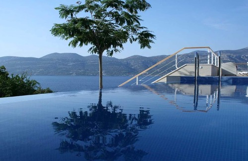 Cove Tri Zala (Zrnovo) Villa | Discover Villa Stella in Korčula: Pool, Spa & Family Fun