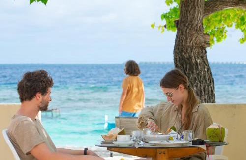Rinbudhoo House | Experience Villa Stella: Beachfront Getaway in Rinbudhoo