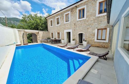 Tribalj Villa | Discover Villa Stone Castle: Family-Friendly & Pet Welcoming