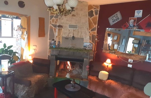 Udenisht Bed & Breakfast | Discover Villa Stone: Family-Friendly with Top Amenities