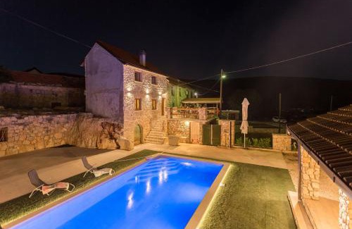 Slivno Villa | Discover Villa Stone Valcer: Oceanfront Retreat with Pool