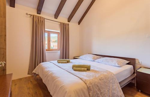 Slivno Villa | Discover Villa Stone Valcer: Oceanfront Retreat with Pool