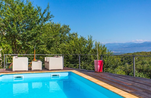 Sveti Ivan Dobrinjski Villa | Villa Storia: Your Dream Holiday Awaits with Ocean Views
