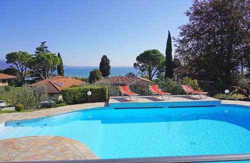 San Felice del Benaco Villa | Experience Villa Sul Garda: 4-Star Oceanfront Retreat
