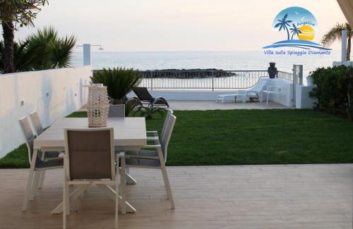 Belvedere Marittimo Villa | Oceanfront Villa sulla Spiaggia Diamante: Rated 10/10