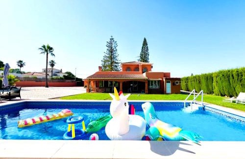 Pinos de Alhaurin Villa | Experience Villa Sol y Luna Mediterránea: Pet-Friendly Oasis