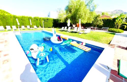 Pinos de Alhaurin Villa | Experience Villa Sol y Luna Mediterránea: Pet-Friendly Oasis
