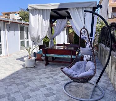 Kiten House | Top-Rated Vila Sunset II with Kitchen Amenities Awaits You
