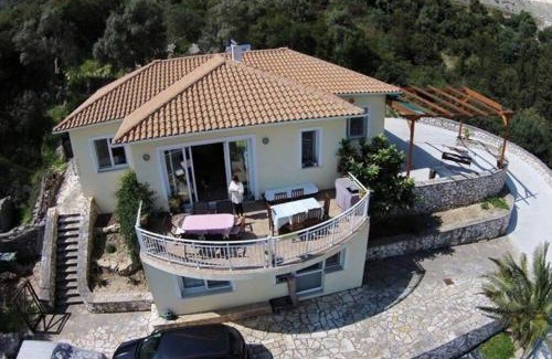 Katokhorion Villa | Villa Sunrise: Oceanfront Oasis with Private Pool, Rated 9.9