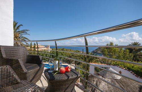 Mar Azul Villa | Villa Suria: A Family-Friendly Retreat with Pool & Pets Welcome