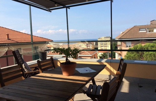 Chiavari Apartment | Idyllic Villa with Terrace, Garden & Pool Near the Sea