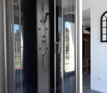 La Suze-sur-Sarthe House | Villa Suzana: Pet-Friendly Oceanfront Oasis with Breakfast