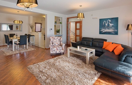 Bijeli do Villa | Villa Svinjista: Family-Friendly Stay with Ocean Views