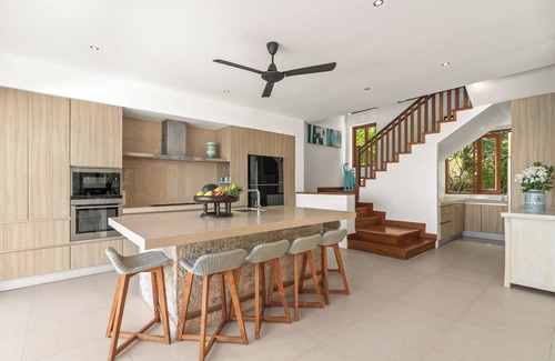 Moo 5 Villa | Villa Syama - Direct Beach Access