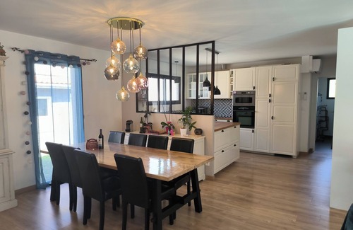Biganos House | Ideal Air-Conditioned Retreat with Private Pool & Spa