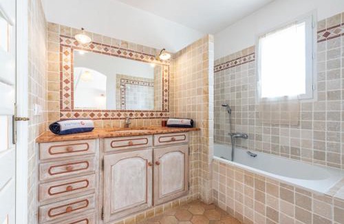La Croix-Valmer Villa | Discover Villa Sylvabelle: 4-Star Poolside Escape