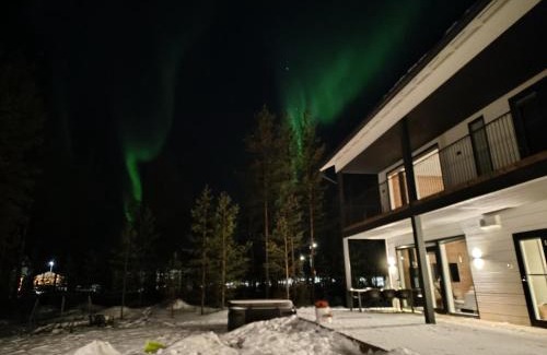 Rovaniemi Villa | Kid-Friendly Villa Tähti with Hot Tub & 4-Star Comfort