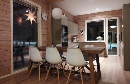 Rovaniemi Villa | Kid-Friendly Villa Tähti with Hot Tub & 4-Star Comfort