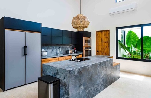 Pinilla Villa | Villa Twilight Tree: Nature, Beach Club & 10/10 Guest Rated