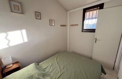La Franqui Villa | Cozy Villa T2 with Pool, Steps from La Franqui Beach