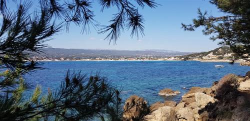 Carnoux-en-Provence House | Villa T3: Enjoy a Private Pool and Outdoor Dining Near Cassis