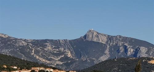 Carnoux-en-Provence House | Villa T3: Enjoy a Private Pool and Outdoor Dining Near Cassis