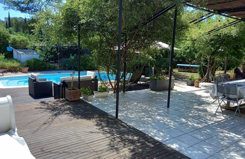 Cuges-les-Pins Villa | Villa T5: Serene Poolside Retreat with Ocean Views