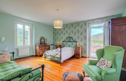 Brovello-Carpugnino Apartment | Villa Tagini: Family-Friendly Retreat Near Stresa