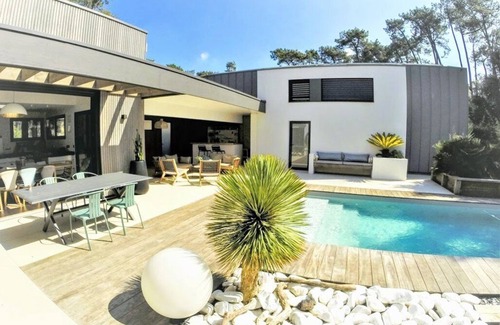 Soorts-Hossegor House | Relaxing Villa Tahaa with Heated Pool and Ocean Views