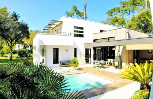 Soorts-Hossegor House | Relaxing Villa Tahaa with Heated Pool and Ocean Views