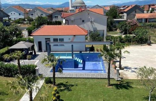 Tuzi Villa | Discover Villa "Taki" Podgorica: Oceanfront Bliss Awaits