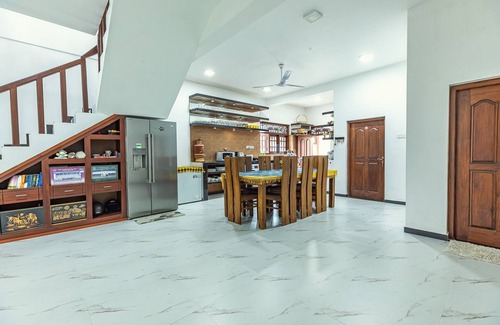 Unawatuna Villa | Villa Talpe: Inviting 5-Bed Breakfast Retreat with Pool