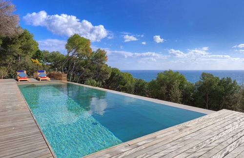 Tamariu House | Villa Tamariu: Idyllic Getaway with Private Pool & Sea Views
