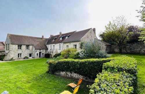 Crespieres Villa | Family-Friendly Retreat at Villa Tapia Awaits Your Stay