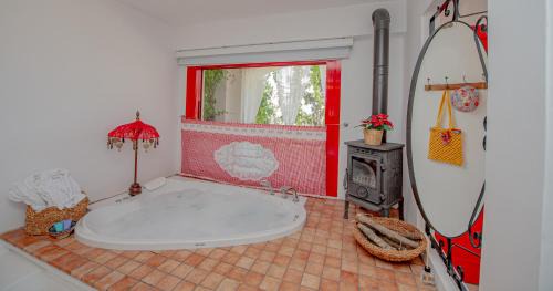 Alacati Bed & Breakfast | Romantic Getaway at Villa Taraça Alaçatı - 4-Star Retreat