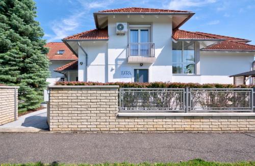 Buk Apartment | Family-Friendly Villa Tara Bük with a 9.6 Guest Rating