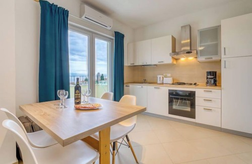 Brsec Apartment | Discover Villa Tara: Guest Rated 9.8 with Oceanfront Luxury
