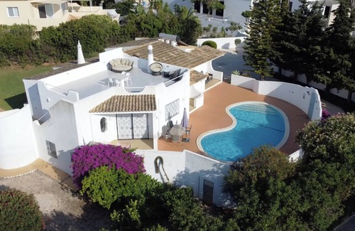 Vale de Centianes Villa | Villa Tara Christina: 3-Bedroom Oasis with Private Pool
