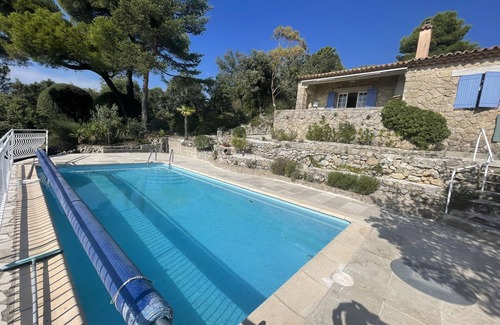 Tourtour Villa | Villa Tarentelle: Ideal Getaway for 6 with Scenic Views