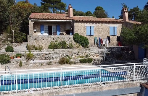 Tourtour Villa | Villa Tarentelle: Ideal Getaway for 6 with Scenic Views