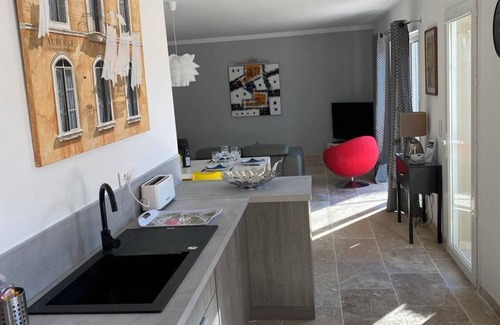 Tavel Villa | Discover Villa TAVEL: Pet-Friendly Stay Near Avignon
