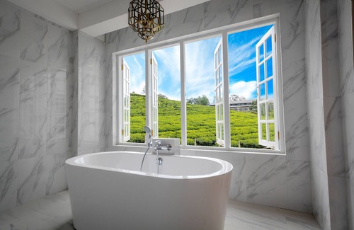 Nuwara Eliya House | Inviting Villa Tea Fields: Family-Friendly with Breakfast