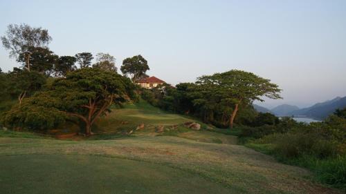 Digana Villa | Villa Tee Four: Relax by the Pool, Spa & Great Reviews