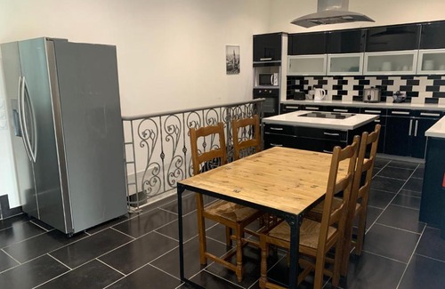 Bondy House | Cozy Villa Tenjin chambre 2 with Oceanfront Views