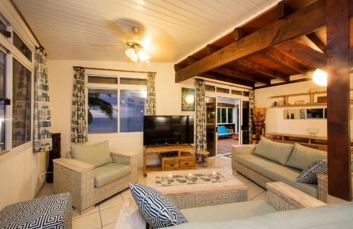 Papeto'ai Villa | Relax at Villa Tepoe: Poolside Retreat with Private Beach