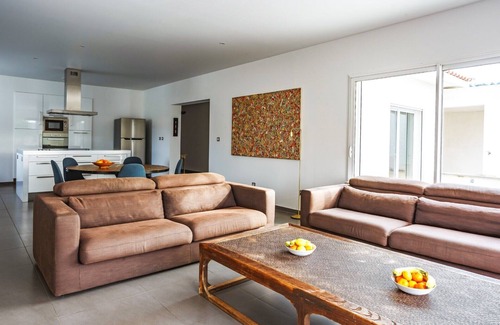 Portel-des-Corbieres Villa | Discover Villa Terre des Vins: Family-Friendly Retreat