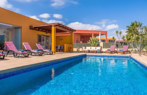 Costa de Antigua Villa | Villa Teresa: 4-Star Haven with Pool & Family-Friendly Amenities