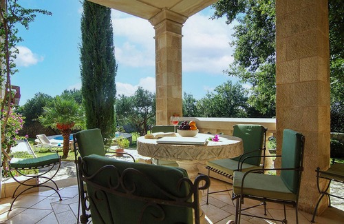 Cilipi House | Comfortable 4-Bedroom Retreat in Cilipi with Great Amenities